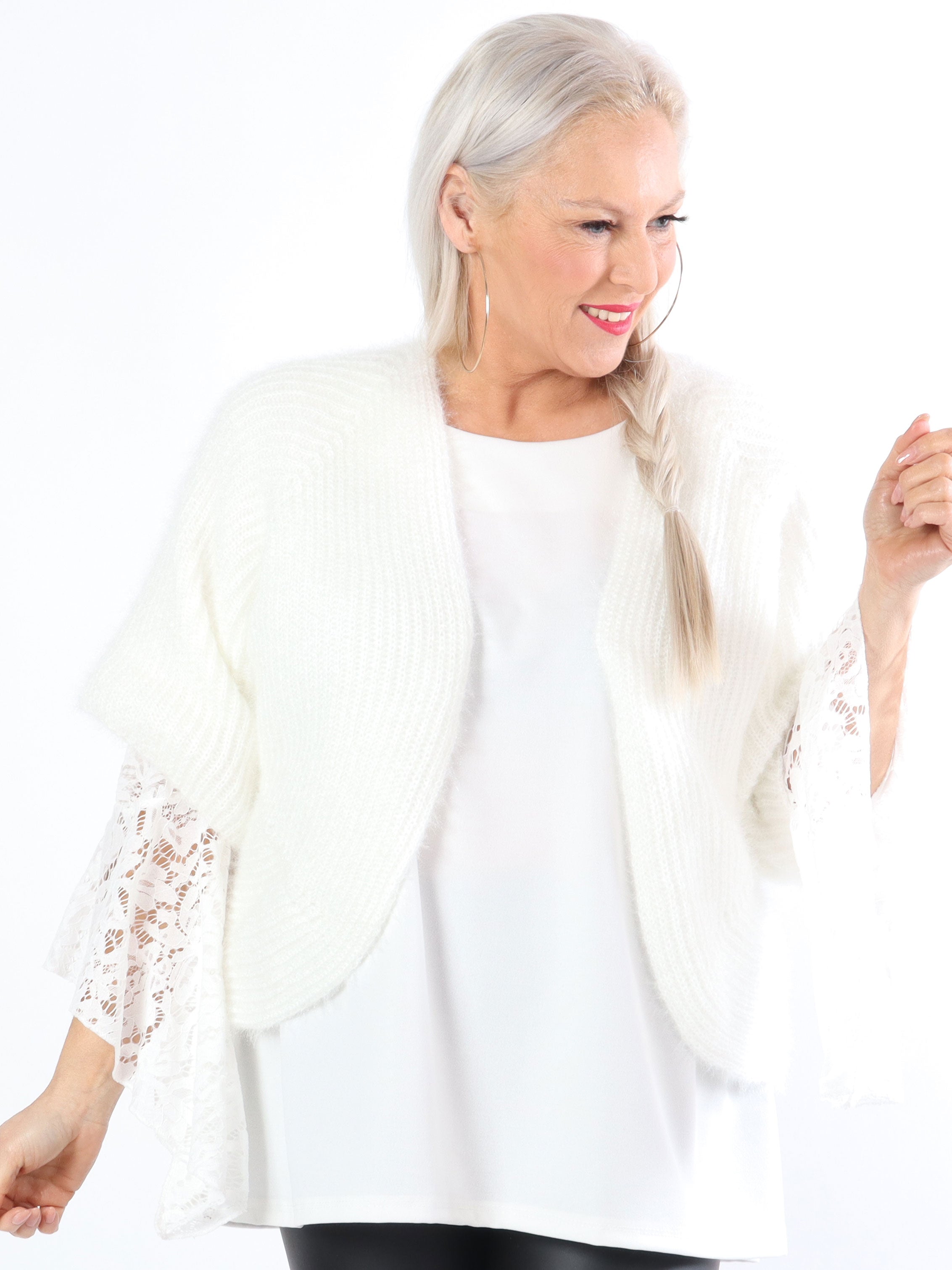 Franca - Sød fluffy plus size bolero i strik